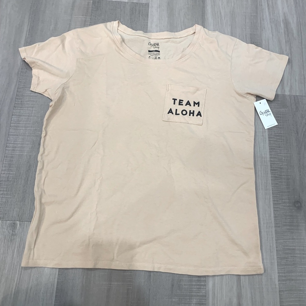 Women’s NWT Team Aloha shirt